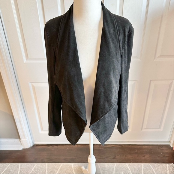 BB Dakota Black Faux Suede Stretch Cropped Jacket with Tie Back - Picture 2 of 9
